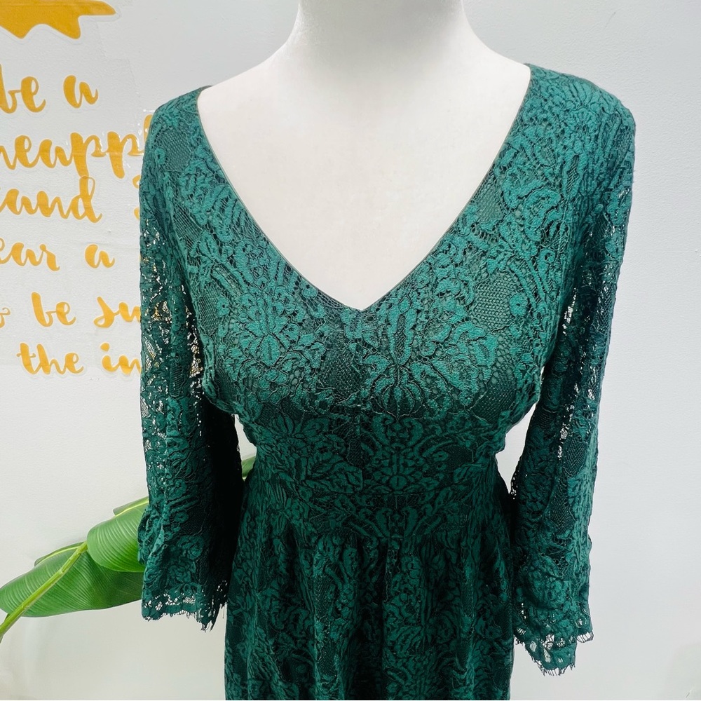 MODCLOTH Green Floral Lace Bell Sleeve Dress Size Small - Picture 5 of 16